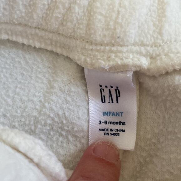 Baby GAP cream fleece sweatsuit Size 3-6 Months - Picture 4 of 7